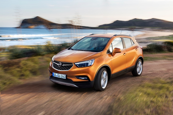 Фото нового Opel Mokka X 2016-2017 вид спереди