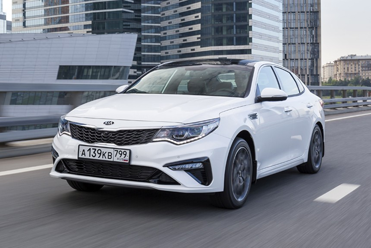 Почти не изменилась, но зато местами подешевела! Есть цены на новую Kia Optima